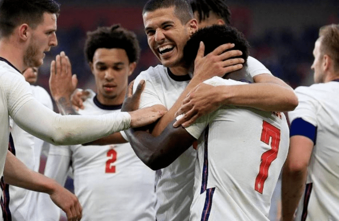 希腊完胜丹麦，格纳布里统治全场