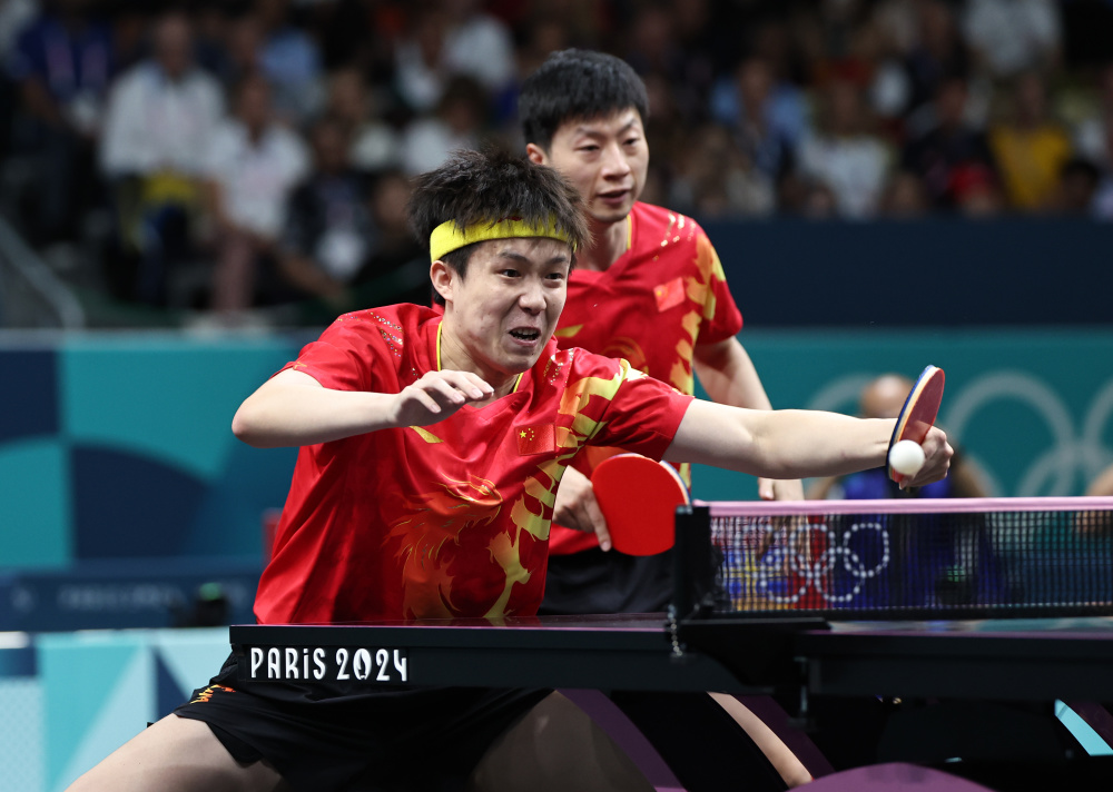 瑞典队力克奥地利队，马龙点燃赛场