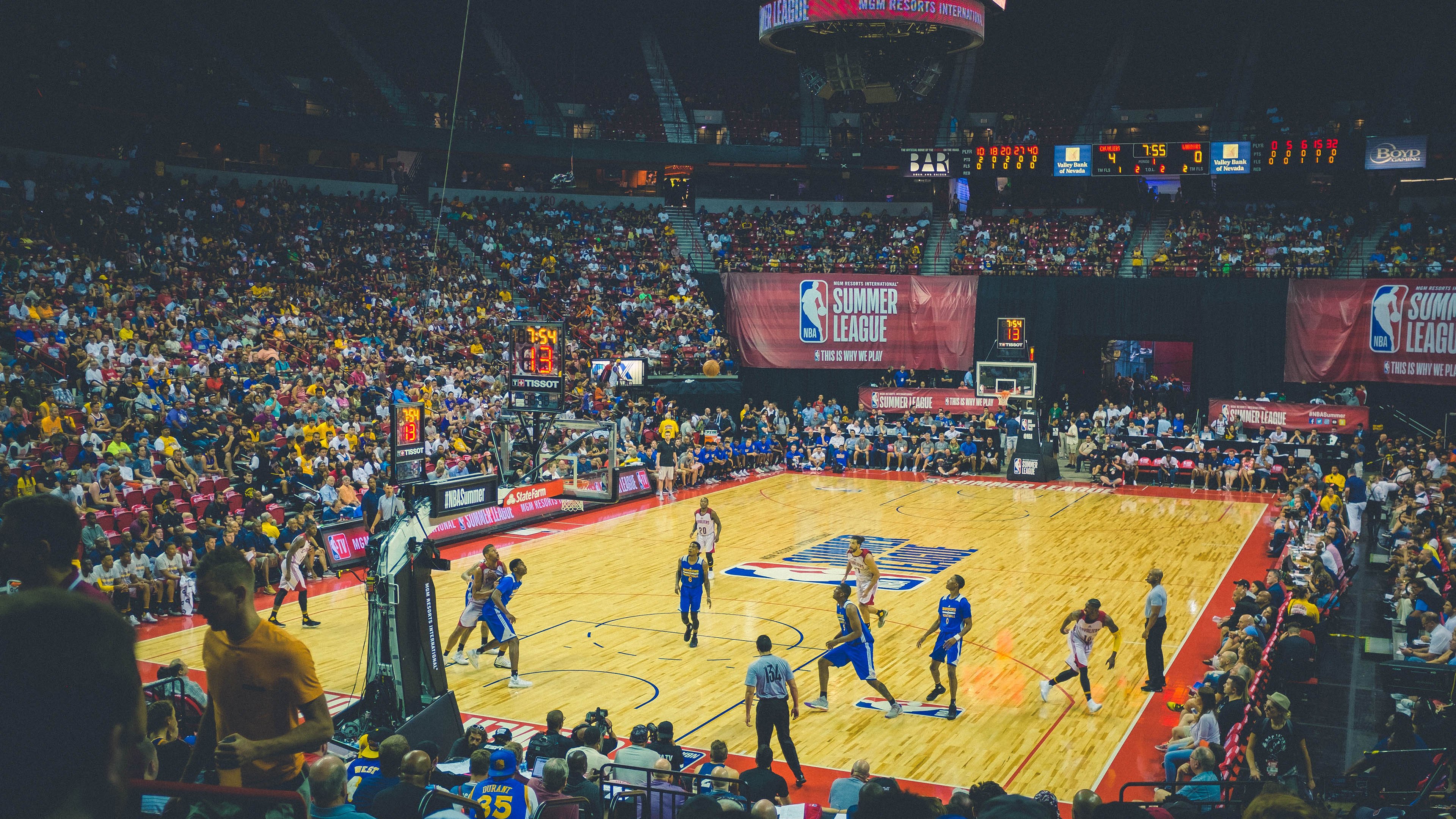 霍勒迪爆发，新疆队强势拿下凯尔特人