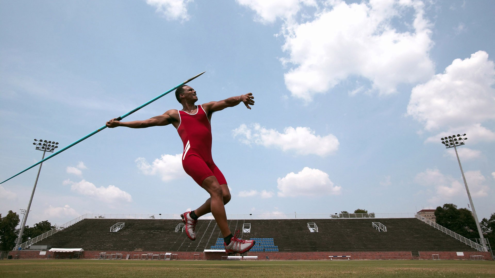 利拉德生死战爆砍50分，76人绝境逆袭骑士锁定季后赛